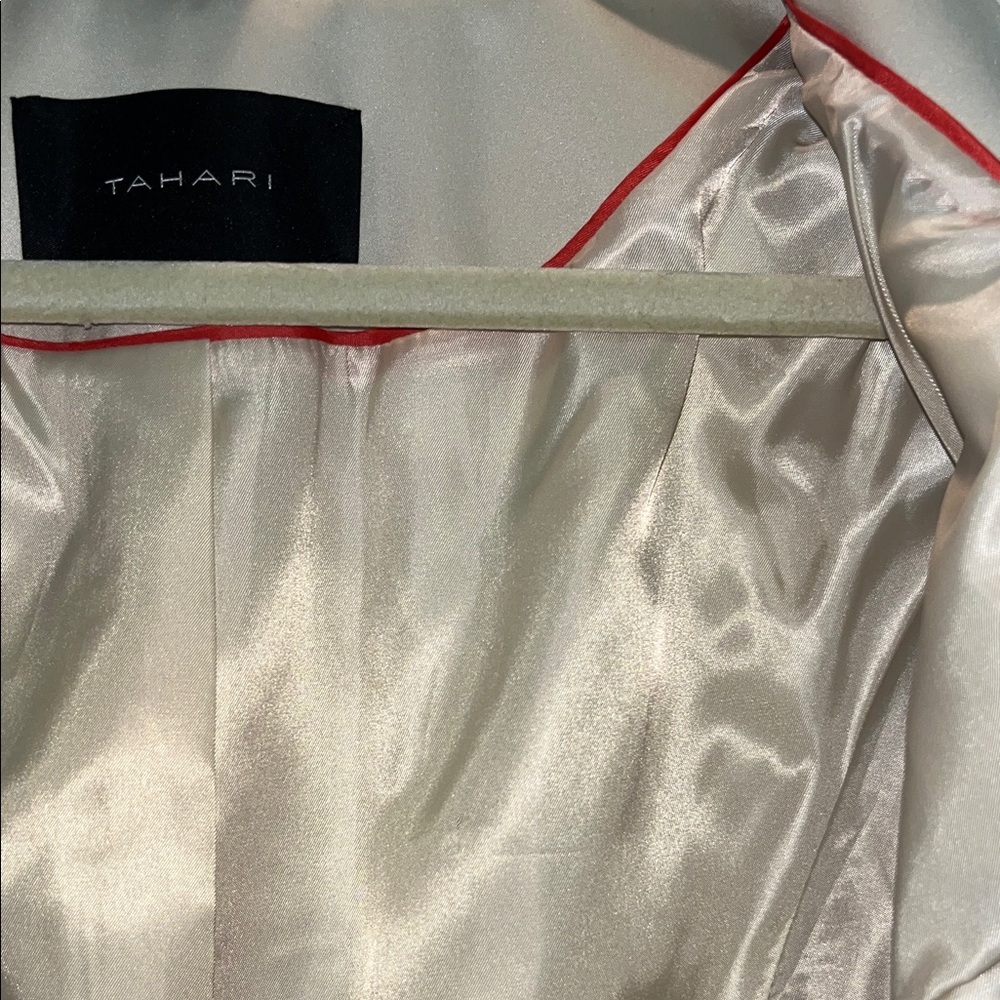 TAHARI Trench Coat Water Repellent Cream Woman’s Size 6 - Picture 10 of 16